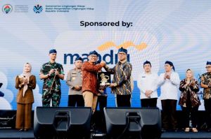 Pejabat Eksekutif Treasury and International Banking Bank Mandiri Ari Rizaldi saat menghadiri seremoni peresmian Festival Bangun Desa-Bangun Indonesia yang diinisiasi Kementerian Desa di Serang