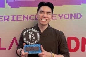 Rey Nathanael bagikan tips merawat rambut yang sering dicatok setelah keramas.(Bidik layar akun Instagram Rey Nathanael)