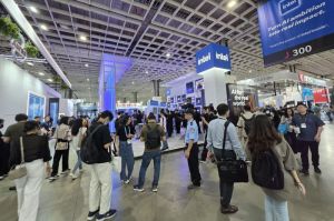 Deretan inovasi baru, antusiasme tinggi, dan keramaian luar biasa?suasana indoor Computex 2025 (Kompas.com/Galuh Putri Riyanto.)