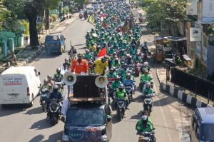 Aksi unjuk rasa ojek online di Purwakarta, Jawa Barat, Selasa (20/5/2025).(KOMPAS.COM/FARIDA)