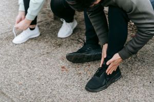 Sepatu untuk mahasiswa aktif.(Pexels/ANDRE ARYTON)