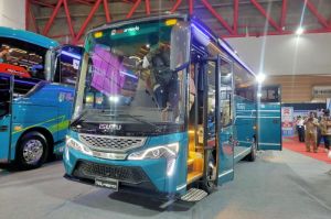 Peluncuran Grand Touristo Karoseri New Armada(KOMPAS.com/ JANLIKA PUTRI)