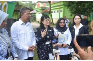 Wamendikti Saintek, Stella Christie saat mengunjungi MAN IC OKI, Rabu (21/5/2025). (DOK. Kemenag)