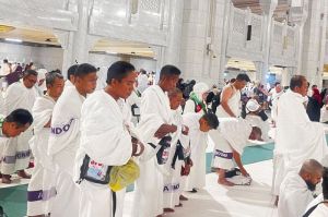 Jemaah haji 1446 Hijriah atau 2025 saat melaksanakan ibadah di Masjidil Haram.(Dok. Humas Kementerian Agama)