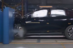 Tes tabrak Hyptec HT di China(Dok. GAC AION)