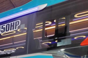 Kaca geser di bodi Skylander R22(KOMPAS.com/ JANLIKA PUTRI)