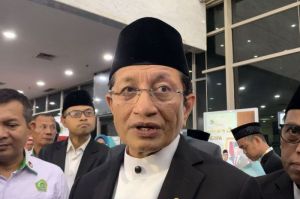 Menteri Agama (Menag) Nasaruddin Umar saat ditemui di Kantor Kementerian Agama Thamrin, Jakarta Pusat, Selasa (27/5/2025) malam.(KOMPAS.com/FIRDA JANATI)