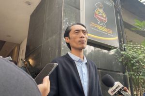 Kader PSI Dian Sandi setelah menjalani pemeriksaan kedua di Polda Metro Jaya terkait polemik ijazah Jokowi, Rabu (28/5/2025).(Hanifah Salsabila)
