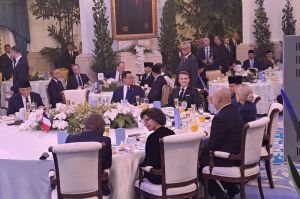 Presiden RI Prabowo Subianto dan Presiden Prancis Emmanuel Macron makan malam di Istana, Jakarta, Rabu (28/5/2025) malam. (KOMPAS.com/ADHYASTA DIRGANTARA)