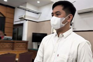 Terdakwa Adhi Kismanto yang hadir dalam sidang lanjutan kasus judol di PN Jakarta Selatan.(Intan Afrida Rafni )