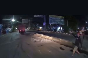 Tangkapan layar aksi pemalakan di Jalan Ring Road Cengkareng, Jakarta Barat.()