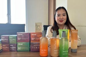Felicia Regina Tjhang, pemilik UMKM Mirael Sugar Wax, ketika berbincang dengan Kompas.com di pabriknya di kawasan Gunung Sindur, Bogor.(KOMPAS.com/ELSA CATRIANA)