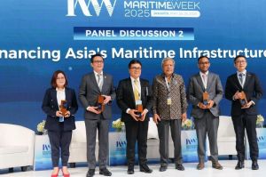 SEVP Commercial Banking Group Bank Mandiri Frans Gunawan L. Tobing dalam gelaran Indonesia Maritime Week 2025. (Dokumentasi Bank Mandiri)