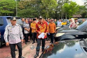 mobil dinas