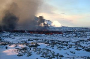 abu vulkanik pekat dari letusan gunung Islandia menyelimuti langit Eropa