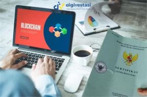 ilustrasi sistem blockchain pada layar komputer dengan ikon sertifikat tanah digital