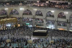 Jamaah Jalani Umrah Wajib, Masjidil Haram Dipadati Ribuan Manusia