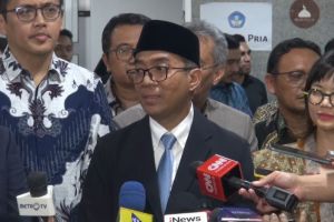 Kemdiktisaintek Buka Opsi Pindahkan Mahasiswa Indonesia di AS ke Negara Lain