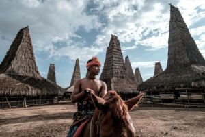 Wamenpar Tanggapi Kasus Pungli di Wisata Kampung Adat Ratenggaro NTT