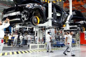 Media Asing Soroti Premanisme Hambat Investasi Mobil Listrik di Indonesia