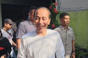 Bantah TerliJokowi Menepis Isu Dirinya Ikut Andil dalam Keputusan Mutasi terhadap Letjen TNI Kunto Arief Wibowobat Mutasi Letjen Kuno Arief, Jokowi: Itu Urusan TNI