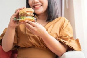 kebiasaan konsumsi fast food yang membahayakan kesehatan masyarakat