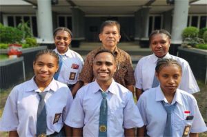ilustrasi mahasiswa dari daerah 3T menerima beasiswa pendidikan tinggi dari Kemendikbud