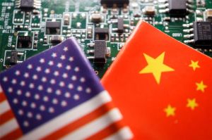 ilustrasi pabrik chip AI Jepang dengan latar bendera nasional