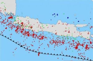 ilustrasi peta seismik Jawa Barat menunjukkan peningkatan aktivitas gempa mikro
