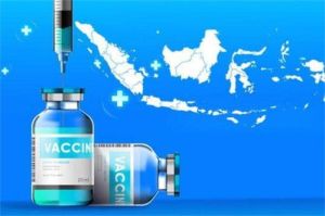 ilustrasi vaksinasi massal di Indonesia dengan latar belakang kegiatan ekonomi
