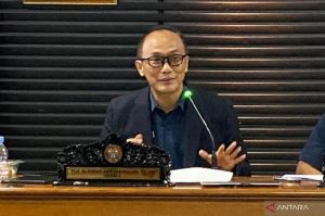 Kepala BKN Zudan Arif Fakrulloh saat memimpin rapat pembahasan percepatan pengembangan karier ASN bersama unit kerja di lingkup BKN di Kantor Pusat BKN, Jakarta, Selasa (25/2/2025).