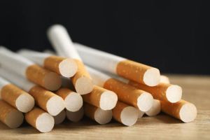 Penerimaan Bea Cukai Meningkat, Tapi Industri Rokok Mulai Tersendat? Ini Data Lengkapnya!