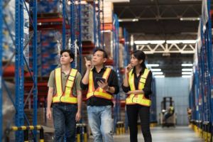 Jangan Tertukar! Ini Perbedaan Penting antara Tenaga Outsourcing dan Karyawan Kontrak yang Wajib Kamu Tahu