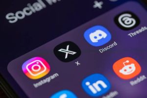 Apakah Media Sosial Sudah Mati? Mark Zuckerberg Ungkap Masa Depan Interaksi Digital yang Mengejutkan