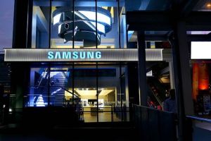 Harga HP Samsung Bakal Meroket? Ini Ancaman Trump yang Bisa Ubah Pasar Smartphone AS