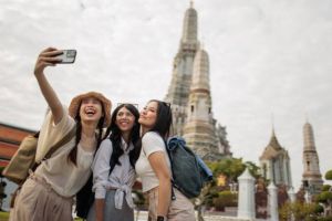 Tren Liburan Pakai Cicilan: Solusi Cerdas atau Jalan Pintas ke Utang? Simak Fakta Lengkapnya!