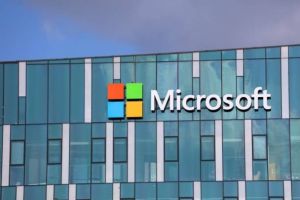 Aurora vs Cuaca Ekstrem: Bagaimana AI Microsoft Mengalahkan Sistem Prakiraan Tradisional?