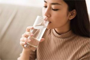 minum air putih dan hidrasi tubuh setiap hari