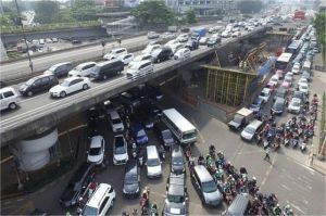 kemacetan parah di kota besar meski proyek infrastruktur terus dibangun