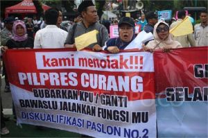 kericuhan saat pemilu dan warga menolak hasil pemilihan umum