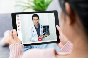 konsultasi dokter lewat aplikasi kesehatan di ponsel