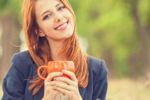 Ini Dia Sikap Positif yang Membuat Seseorang Terlihat Semangat dan Bahagia Menurut Psikologi