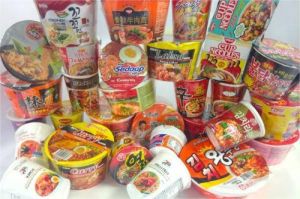makanan instan dan ultra proses yang dikonsumsi anak muda Indonesia secara berlebihan