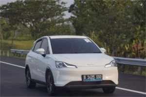 mobil listrik murah jadi tren otomotif baru di Indonesia