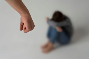 ilustrasi perlindungan anak perempuan di bawah umur dalam konteks hukum Indonesia