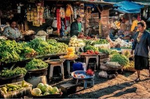 pasar tradisional dengan harga bahan pokok yang terus meningkat