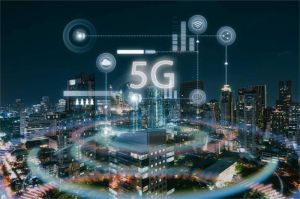 pemandangan kota modern dengan jaringan 5G dan berbagai teknologi pintar