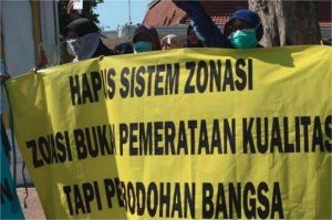 orang tua protes sistem zonasi ppdb yang dianggap tidak adil