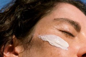 Perbedaan Suncreen dan Sunblock