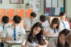 siswa SMA Korea Selatan sedang belajar